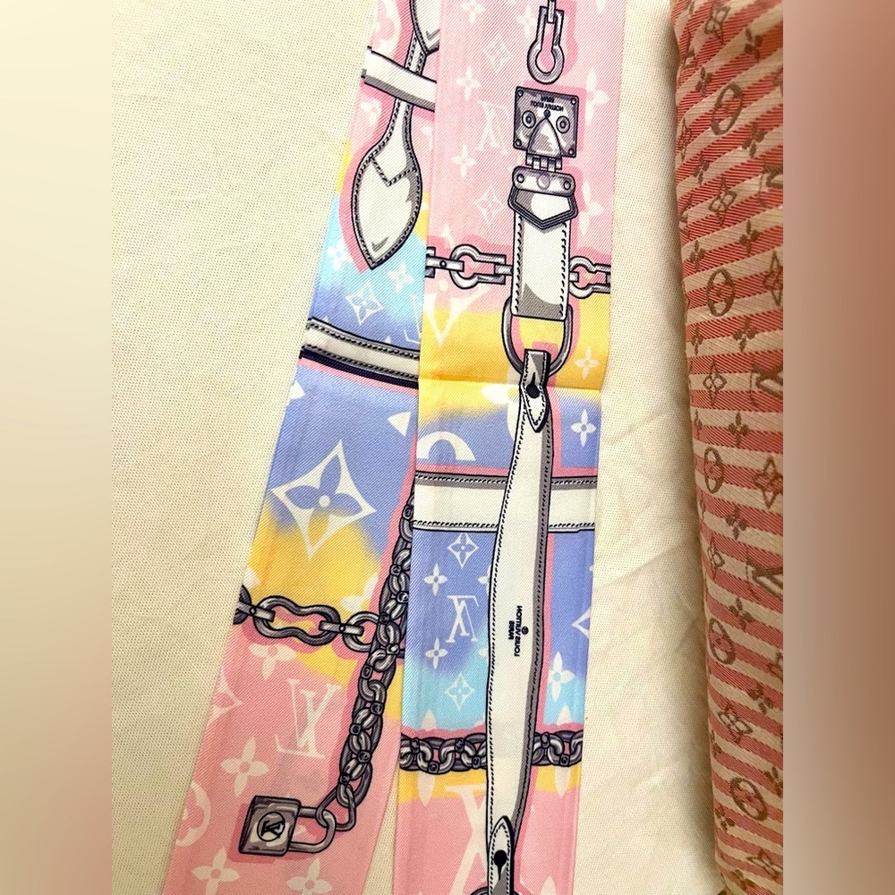 Designer Bandeau Silk Twilly Scarf in Chain Pastel - Picture 6 of 10